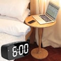 Miniatyrbild 3 av 4: Digital Alarm Clock Bedside,Red LED Travel USB Desk Clock with 12/24H Date TeF1