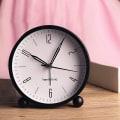 Miniatyrbild 4 av 4: Hanlintime Analog Alarm Clock,Easy Set Small Desk Clock,Non Ticking,with NightR7