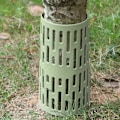 Miniatyrbild 3 av 4: Adjustable Tree Trunk Protector Flexible Plastic Sapling Guard Hollow Fence Guard Cover Plant Protection Tool Garden Accessories