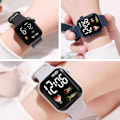 Miniatyrbild 11 av 11: LED Elektronisk Klocka Mode Regnbåge Fyrkantig Silikonklocka Studentarmband Fitness Mode J5O4 Red One size
