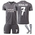 Miniatyrbillede 1 af 2: 2425 Real Madrid Andet Udebanetrøje Nr. 7 Ronaldo, Nr. 5 Bellingham, Nr. 9 Mbappe og andre fodboldtrøjesæt til voksne og børn No.7 RONALDO