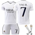 Miniatyrbillede 1 af 2: 2425 Real Madrid Fodboldtrøje Nr. 7 Vinicius 5 Bellingham Nr. 9 Mbappe og andre fodboldtrøjesæt til voksne og børn No.7VINI JR. L