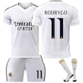 Miniatyrbillede 1 af 2: 2425 Real Madrid Fodboldtrøje Nr. 7 Vinicius 5 Bellingham Nr. 9 Mbappe og andre fodboldtrøjesæt til voksne og børn No.11 RODRYGO 28