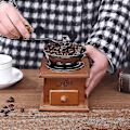 Miniatyrbillede 5 af 5: Manuel kaffekværn husholdnings mini kværn retro trææske kaffemaskine