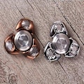 Pikkukuva 5 / 5: Senior Alumiinioksidi Metallinen Fidget Spinner Ruostumaton Teräs Messinkipinnoitus Timanttikiillotus 606 Hiljainen Laakeri Sormi Fidget Gyro Colorful
