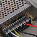 Miniatyrbillede 3 af 5: DC Strømforsyningsboks 18 Kanal CCTV Kamera Strømforsyning med Metalboks AC Stik Lås AC100V 220V Input DC12V Output 20A