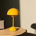 Miniatyrbilde 3 av 5: Sopp Blomsterknopp Oppladbare LED Bordlamper Skrivebord Nattlampe for Soverom Nattlys Enkel Moderne Dekorasjon Rød