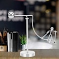 Miniatyrbillede 4 af 5: Newtons Pendul Vugge Balance Bold Newtons Vugge Pendul Skrivebordsornament Newton Vugge Balance Bold til Hjemmekontor Skrivebordsdekor (Ski)