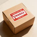 Miniatyrbild 4 av 5: 400 st stora flyttetiketter för lådor, packningsmaterial för flyttkartonger present[JUN]