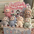 Miniatyrbilde 5 av 6: Labubu Macaron Monster Nøkkelring Den Spennende Monsters Macarons Vinyl Ansikt Plysj Nøkkelringer Kunst Samleobjekter Leksaker Gaver til Barn Sea salt yeye
