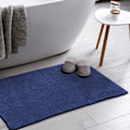 Miniatyrbillede 5 af 5: Skridsikker bademåtte - Blød og komfortabel mikrofibermåtte med maskinvaskbart design - Vandabsorberende og hurtigtørrende (50x80cm) dark blue