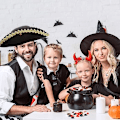 Pikkukuva 3 / 5: 4 kappaletta merirosvokolmikulmahattu musta kolonialistinen kolmikulmahattu kultareunuksella merirosvoteemajuhliin Halloween-cosplay-naamiaisvarusteisiin