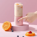 Miniatyrbillede 4 af 5: 380ML Trådløs Mini Juicer Frugt Juicer til Frugt og Grøntsager Juicer Maskine
