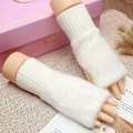 Miniatyrbilde 3 av 5: 1 Par Dame og Jente Elastiske Plysj Hansker Halvfingervotter Minkpels Hold Varme Myke Mote Vinterhansker white