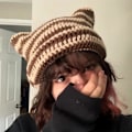 Pikkukuva 3 / 3: Kissan korvat - neulottu beanie-pipo, raidallinen, talvi, lämmin, joustava, beige ja ruskea Beige and Brown