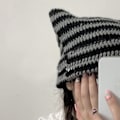 Miniatyrbillede 3 af 5: Katte Beanie Hæklet Hatte med Ører Strikket Stribet Vinter Varmt Elastisk Kasket, Sort og Grå Black and Grey