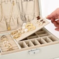 Miniatyrbillede 5 af 5: Smykkeskrin, dobbeltlags PU læder opbevaringsboks til kvinder til ringe, øreringe, armbånd, halskæder, smykkeorganisator gaveæske (Mors dags gave) White