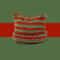 Pikkukuva 2 / 3: Kissan korvat - neulottu beanie-pipo, raidallinen, punainen ja vihreä, talvinen ja lämmin, joustava Red and Green