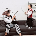 Pikkukuva 2 / 4: 2 kappaletta keinonahkaa merirosvohattu Tricorn Hat Brown Tri-Corner Hat merirosvoaiheisiin juhliin Halloween Cosplay Masquerade -asusteet