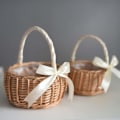 Miniatyrbilde 3 av 5: Vevd oppbevaringskurv med håndtak, blomsterpikekurv Willow kurv med båndgave kakekurv Vevd bryllup godteribeholdere for bryllupsfest dekor