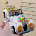 Miniatyrbild 4 av 4: Mini DIY Monteringsblock Leksaksfigur Brudgum Brud Bröllopsbil Klossar Blomma Byggklossar