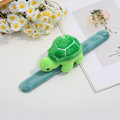 Miniatyrbillede 2 af 7: 3 stk. skildpadde klap armbånd plys kram klap armbånd børns fest gaveartikler snap snap snap ring