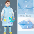 Miniatyrbilde 3 av 7: Barnerengjør regnfrakker Regnponcho Jenter Gutter Regnjakke Vanntett Poncho Småbarn Tegneserie Regnklær Gjenbrukbar med Bærbar Veske S-4XL Størrelse Blue M / 3-4 Years