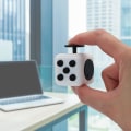 Miniatyrbilde 4 av 5: Decompress Rubiks kube-terning (NO.168-9 Decompress Dice Svart og Hvit 38.6g)