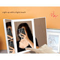 Miniatyrbilde 3 av 7: Opplyst Sminke Speil Toalettspeil - 3 Fargebelysningsmoduser 70 LED-er Tri-fold Speil, 1x/2x/3x Forstørrelse, Berøringskontroll Design, Bærbar HD Frosted right angle