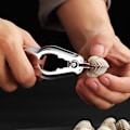 Miniatyrbild 8 av 8: Hållbar Skaldjursknäckare, Dubbel Käkdesign För Effektiv Knäckning, Texturerat Huvud Säkerställer Förbättrat Grepp För Alla Dina Skaldjursbehov