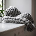 Miniatyrbild 8 av 8: Elegant Sofföverdrag, Hudvänlig Chunky Pläd, Handgjord för Hållbarhet och Mjukhet, Merinoull Säkerställer Naturlig Elasticitet