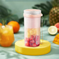 Miniatyrbild 1 av 5: Portabel Blender Juicekopp USB Mini Juicekopp Elektrisk Blender Juicekopp för Hemmet Rosa