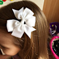 Miniatyrbild 3 av 5: Klassiska Grosgrain Hårrosetter för Flickor, Perfekta för Varje Outfit, Set med 40 Flerfärgade Delar