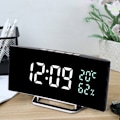Miniatyrbild 1 av 8: LED Spegel Väckarklocka Böjd Skärm 12 24 Timmar Temperatur Luftfuktighet Visning Snooze Läge Elektrisk Väckarklocka