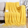 Miniatyrbillede 4 af 5: Kasttæppe til Sofa Efterår Tekstur Knit Tæppe med Kvaster Hyggelig Vævet Boho Sengtæppe til Sofa Seng Stol Akryl Bølge Mønster 50\"x60\" yellow