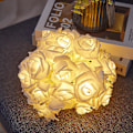 Miniatyrbild 3 av 4: Vit Ros LED Ljusslinga - 20 Varmvita Blommor - LED-slinga För Inredning Eller Fest, 3 Meter