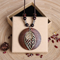 Miniatyrbild 4 av 5: 2 st Träpendant Halsband med Uggla Blad Charm Långt Vaxrep