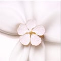 Miniatyrbillede 2 af 5: #Hvide Blomster Servietringe - Sæt af 12 Jule Servietringe og #