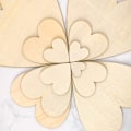 Miniatyrbilde 6 av 6: #20 x 3CM Hjerteformede Treleker Dekorative Håndverk Pynt Gavemerker Tredekorasjoner for DIY#
