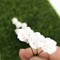 Pikkukuva 4 / 5: Kymmenen valkoisen ruusun mallia, 1:12 miniatyyrinukkekoti, puutarha ja b
