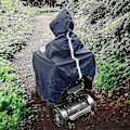 Miniatyrbild 2 av 2: Regnskydd för Elscooter Vattentätt Material Skyddar Dig och Din Scooter från Regn Snö Slask och Sol, djup marinblå