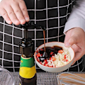 Miniatyrbillede 3 af 5: 8 stk. syltetøjsflaskepumpe østerssauce dispensere ketchup eddike flaskehoved tryk push-type pumpe, B