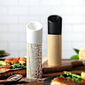 Miniatyrbilde 2 av 5: 2 stk Salt- og pepperkvernsett med høye sorte og hvite salt- og pepperstrøere med justerbar grovhet
