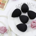 Miniatyrbillede 5 af 5: Sæt med 5 sorte makeup svampe til makeup på foundation