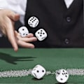 Miniatyrbild 4 av 5: Tärningskopp i Läder, Tärningskopp i Läderimitation med 10 Prickiga Tärningar för Spel, Festleksaker, Presenter 2 st)