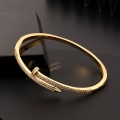 Miniatyrbillede 4 af 5: Neglearmbånd Bangle 2 stk. Sæt Guld Sølv med Cubic Zirconia St
