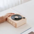 Miniatyrbild 3 av 3: Retro Bluetooth-högtalare Svart Limskiva Väckarklocka Stereohögtalare