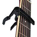 Miniatyrbild 4 av 5: Gitarrkapo, capo i metall för 6-strängad folk- och elgitarr