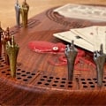 Pikkukuva 4 / 4: 9 kpl Hartsi Cribbage -nappuloita, Hauskat Cribbage -nappulat 3 värissä, Hauskat Cribbage -nappulat, Cribbage -laudan nappulat sopivat 1/8 tuuman reikiin, Lelupelitarvikkeet