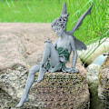 Miniatyrbilde 4 av 5: Hagesittende Fe Statue Tudor og Turek Sittende Fe Statue Resin Håndverk La